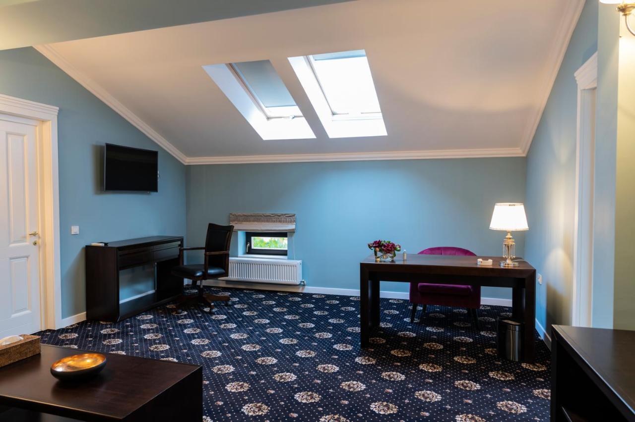 Sir Luxury Boutique Hotel Braila Bagian luar foto