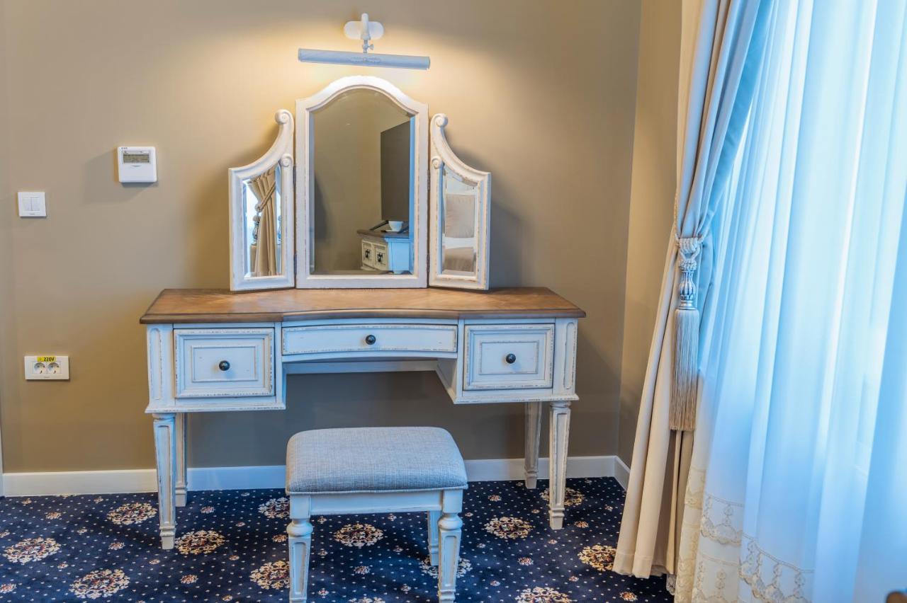 Sir Luxury Boutique Hotel Braila Bagian luar foto
