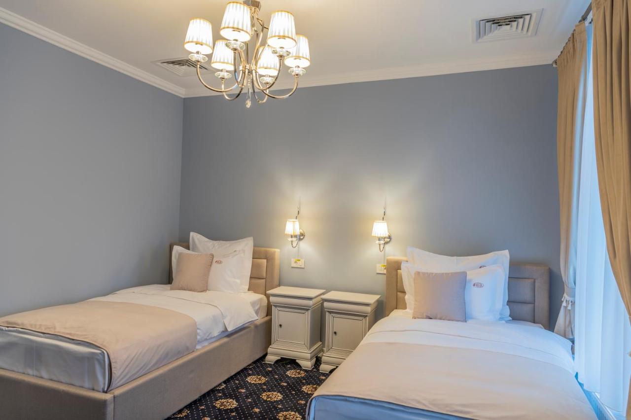 Sir Luxury Boutique Hotel Braila Bagian luar foto