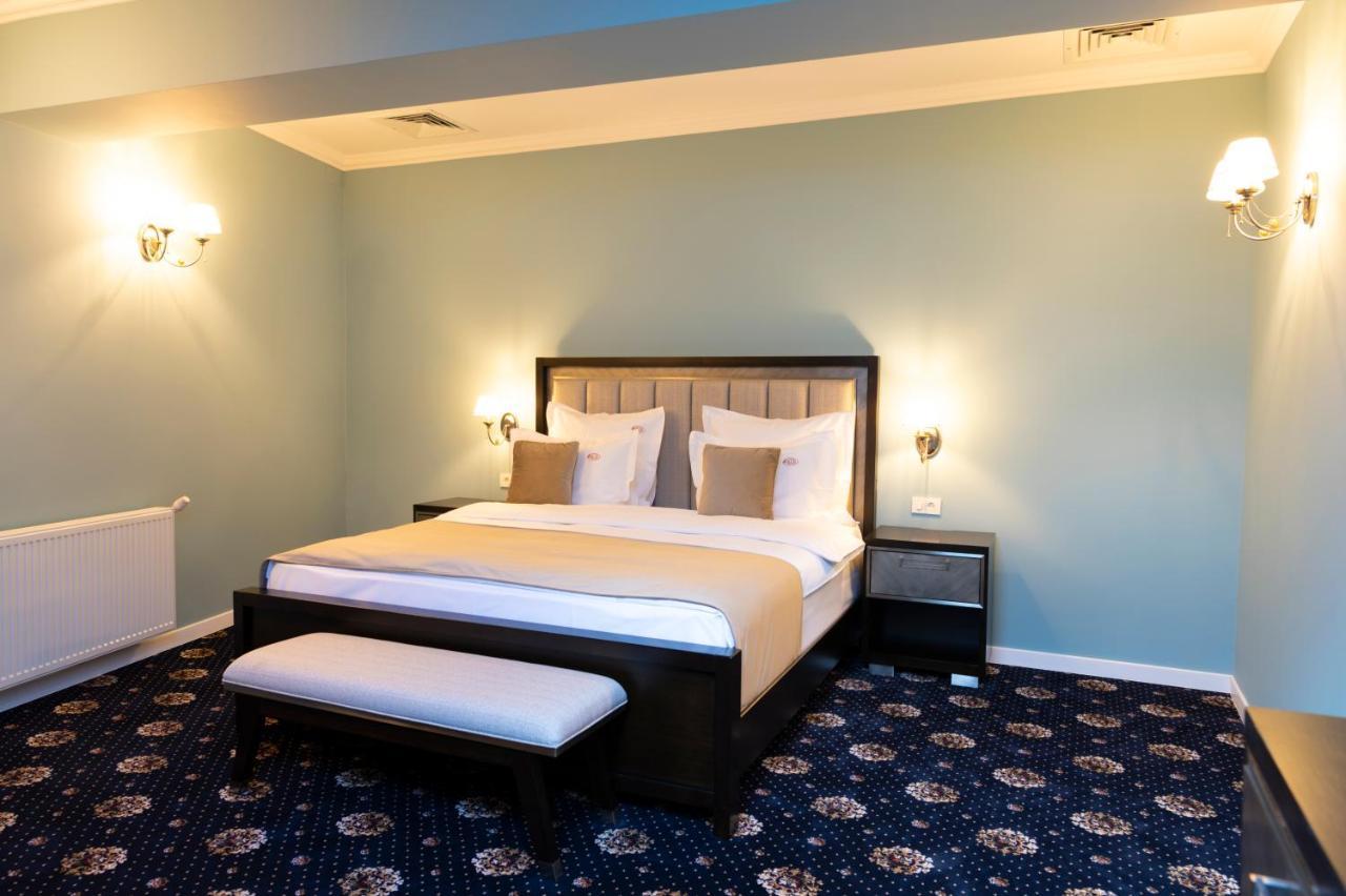 Sir Luxury Boutique Hotel Braila Bagian luar foto