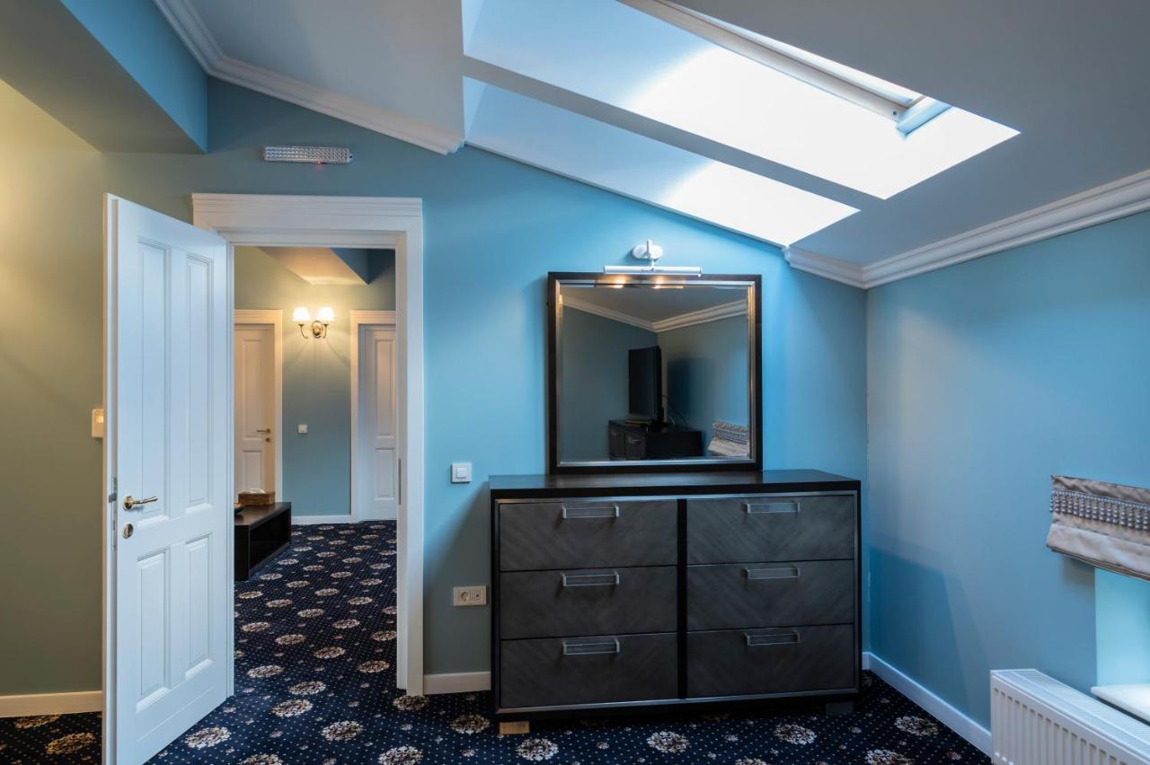 Sir Luxury Boutique Hotel Braila Bagian luar foto