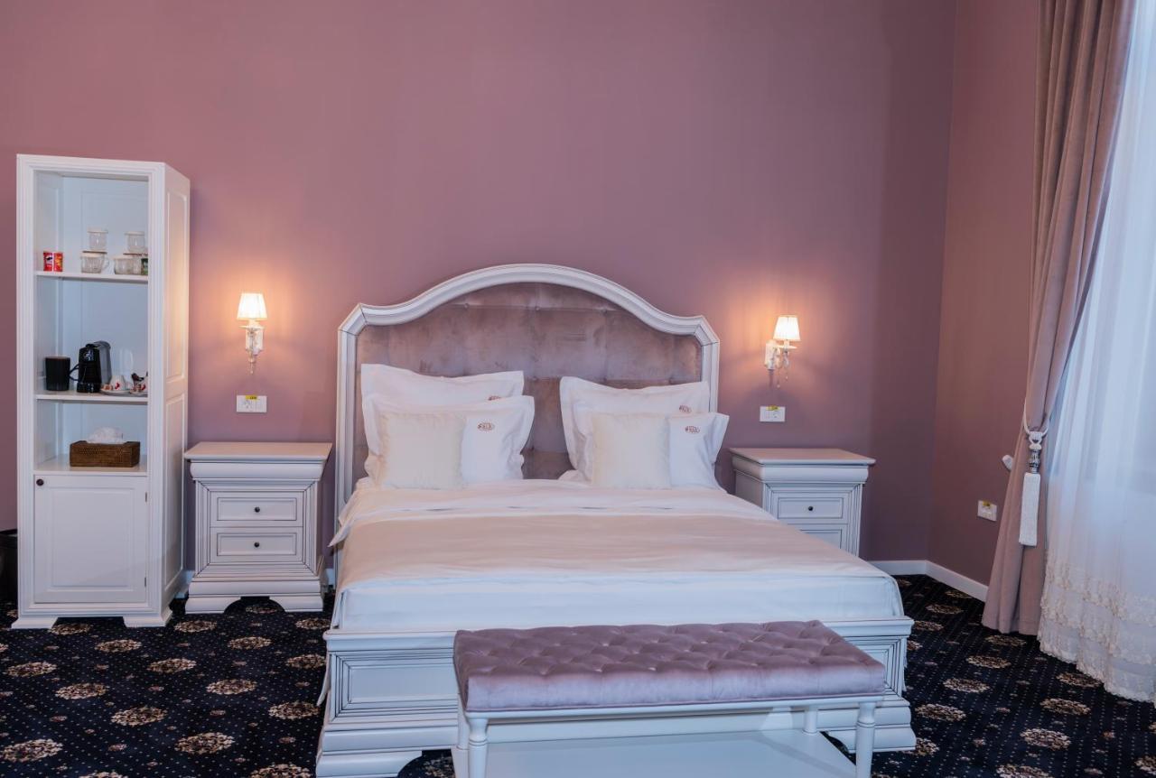 Sir Luxury Boutique Hotel Braila Bagian luar foto