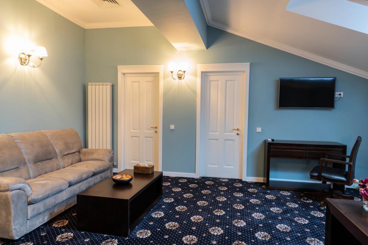 Sir Luxury Boutique Hotel Braila Bagian luar foto