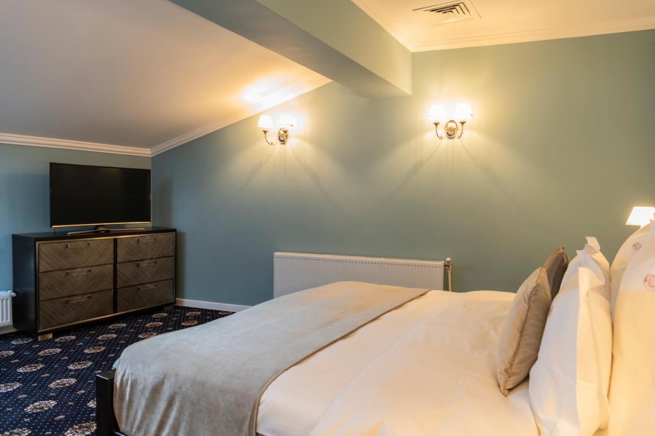 Sir Luxury Boutique Hotel Braila Bagian luar foto