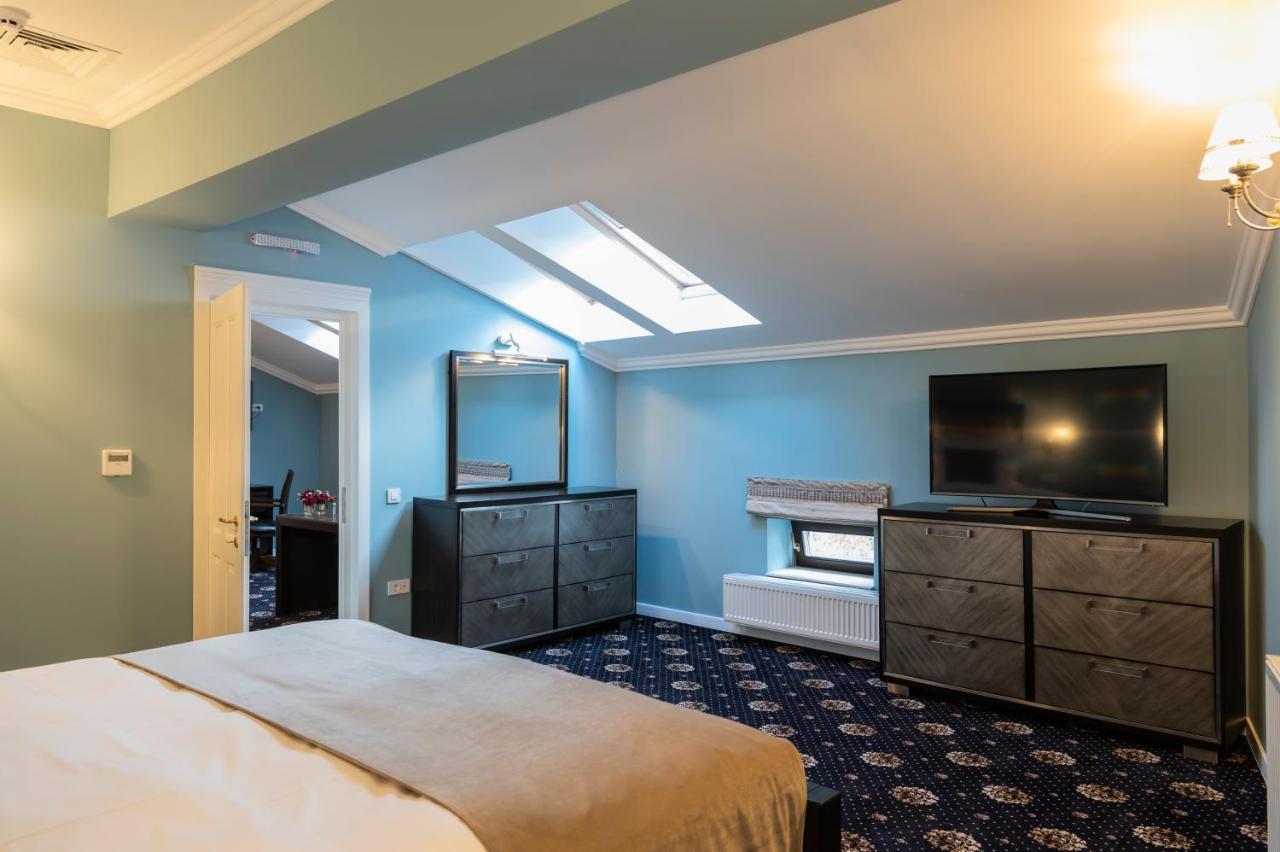 Sir Luxury Boutique Hotel Braila Bagian luar foto
