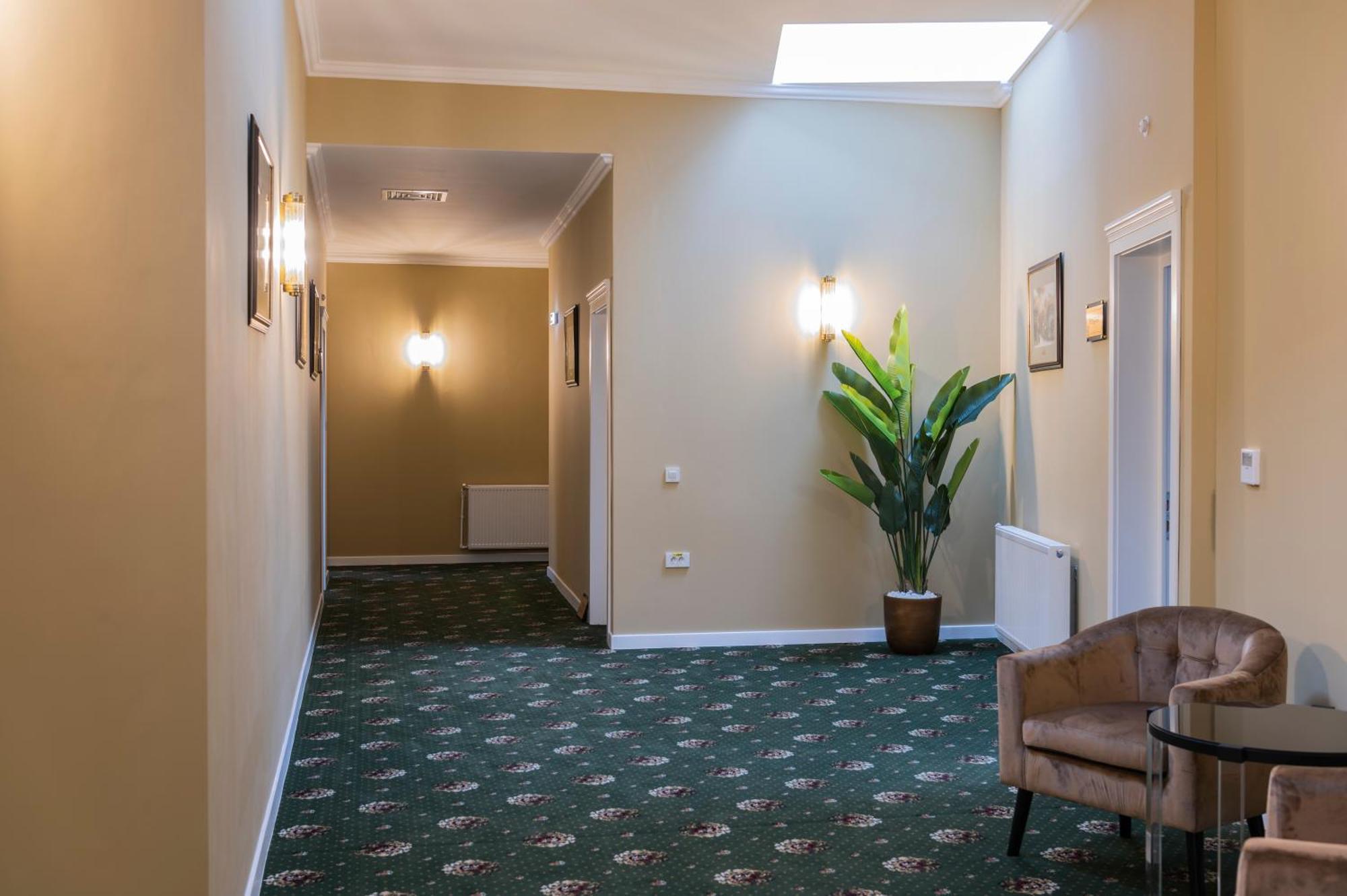 Sir Luxury Boutique Hotel Braila Bagian luar foto