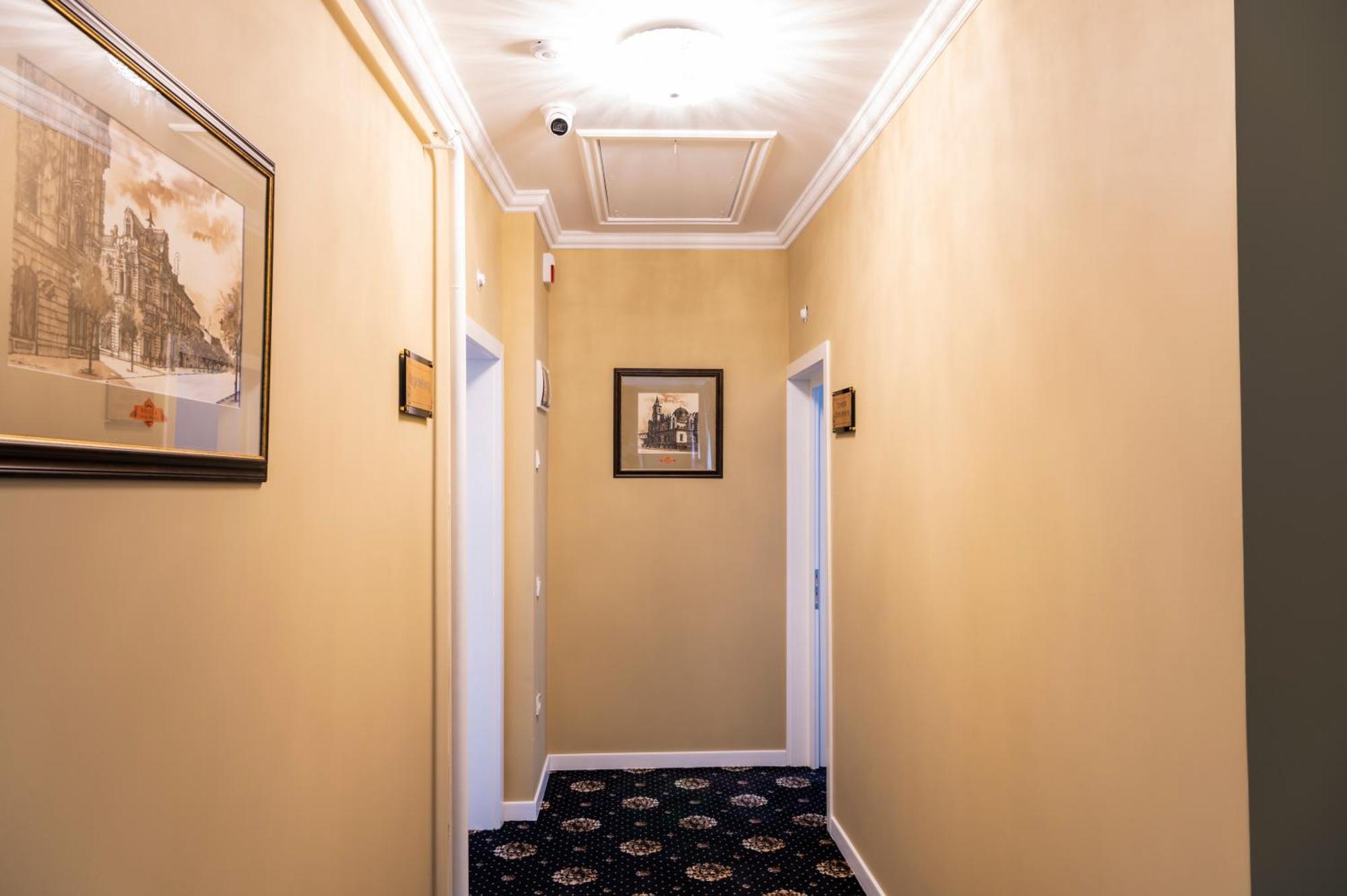 Sir Luxury Boutique Hotel Braila Bagian luar foto