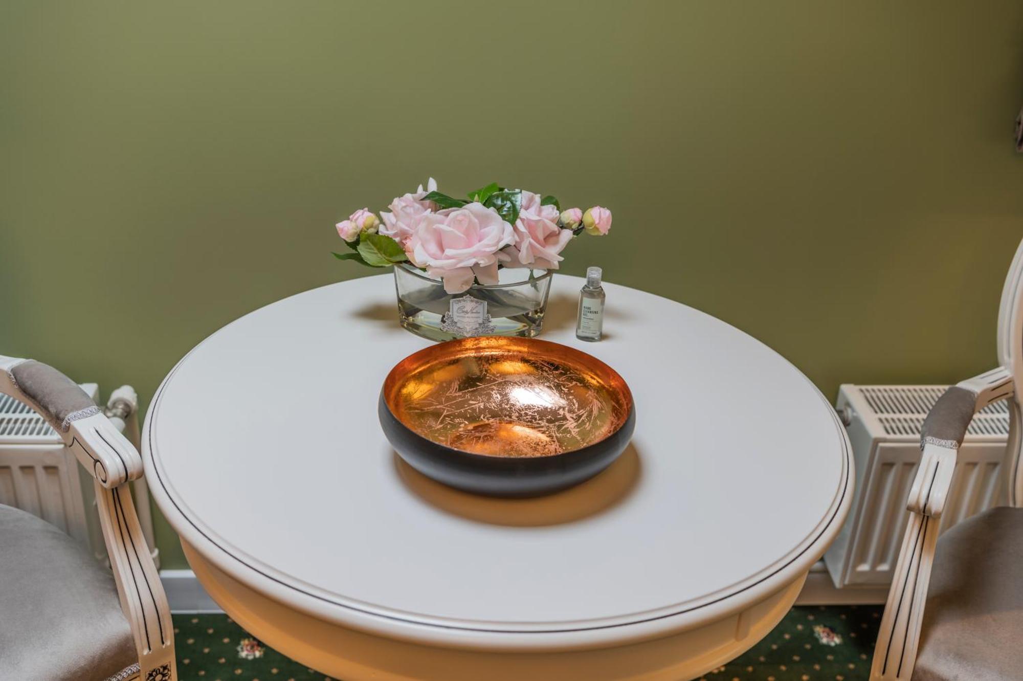 Sir Luxury Boutique Hotel Braila Bagian luar foto