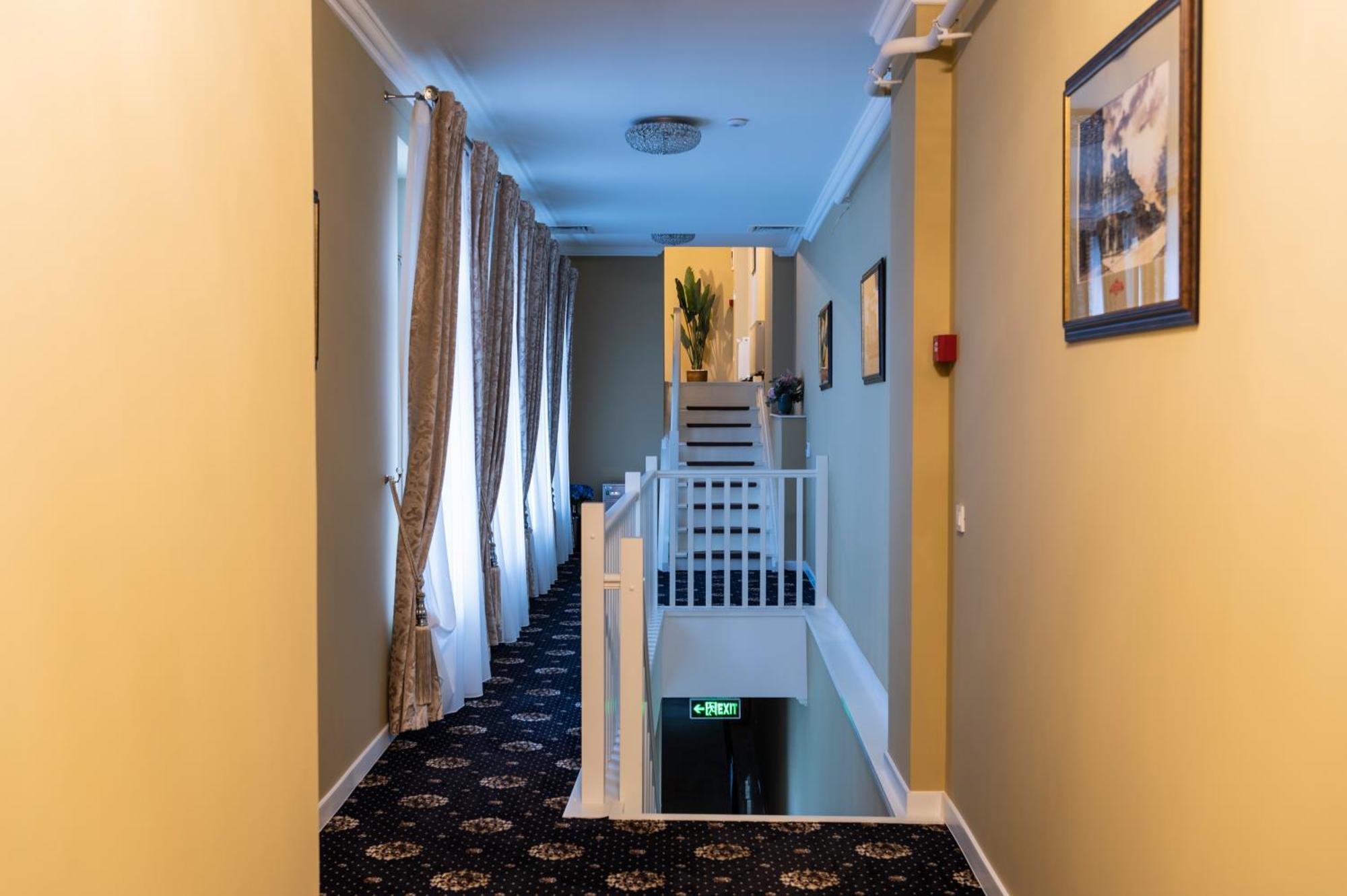 Sir Luxury Boutique Hotel Braila Bagian luar foto