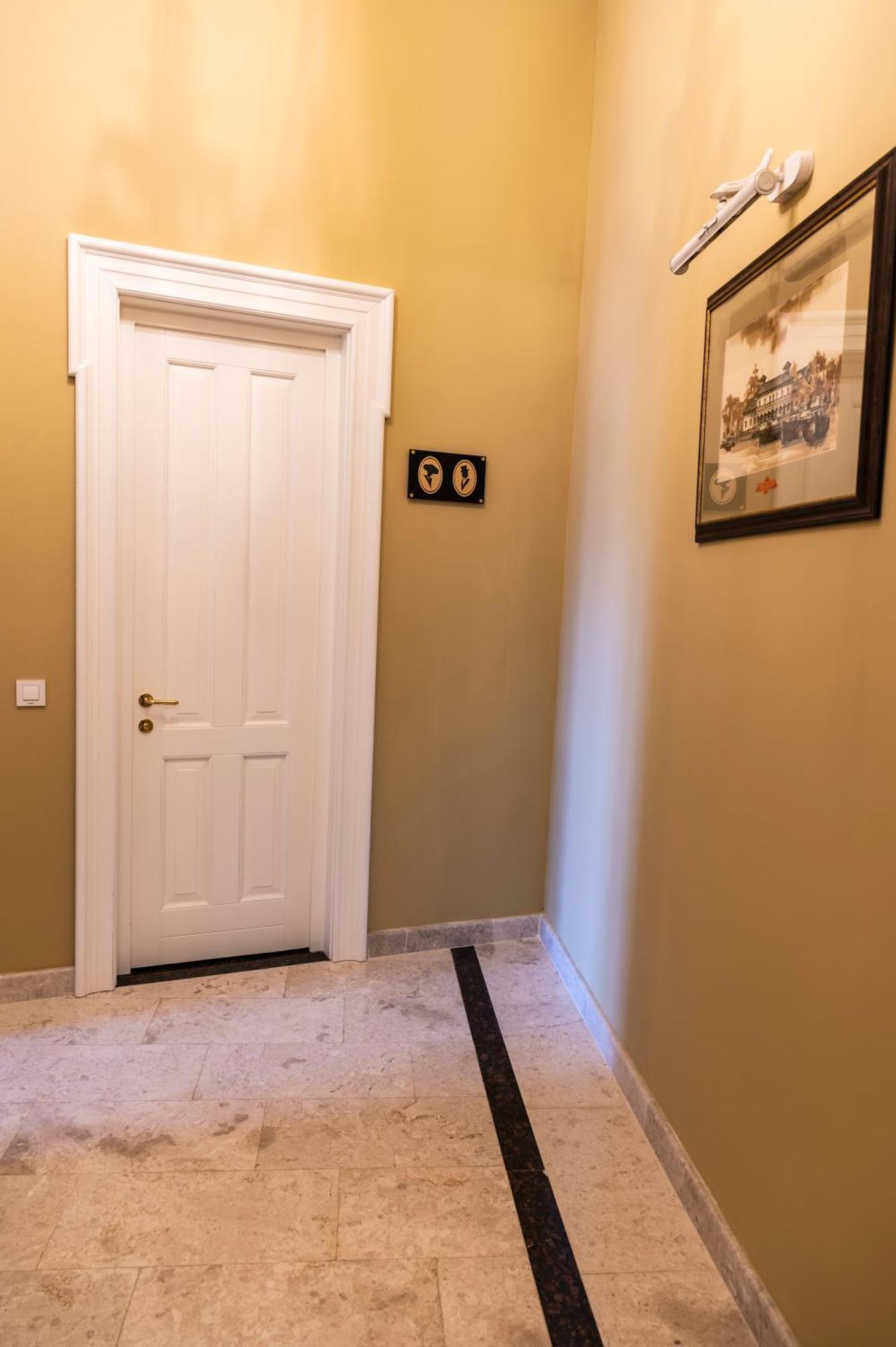 Sir Luxury Boutique Hotel Braila Bagian luar foto