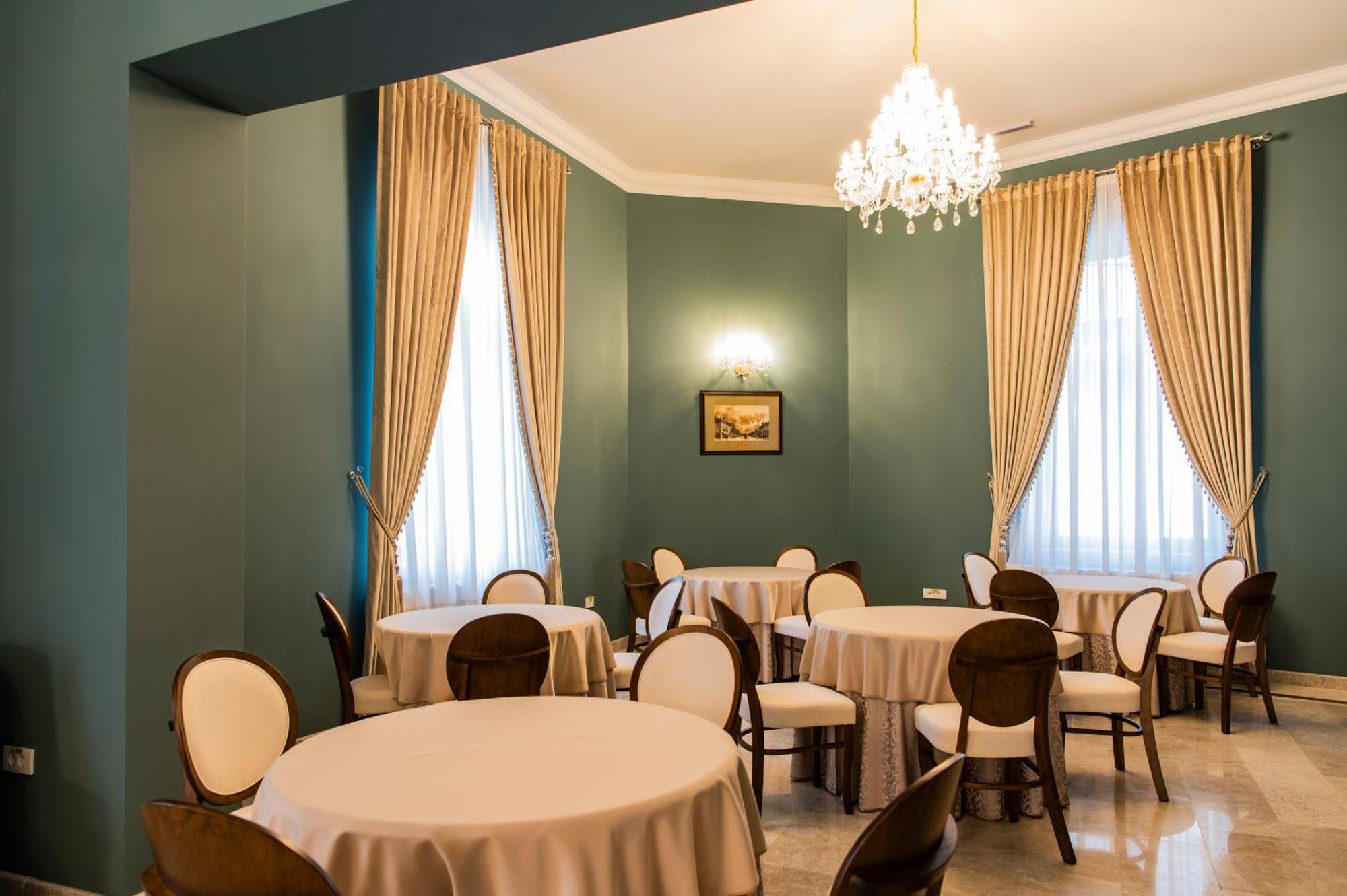 Sir Luxury Boutique Hotel Braila Bagian luar foto