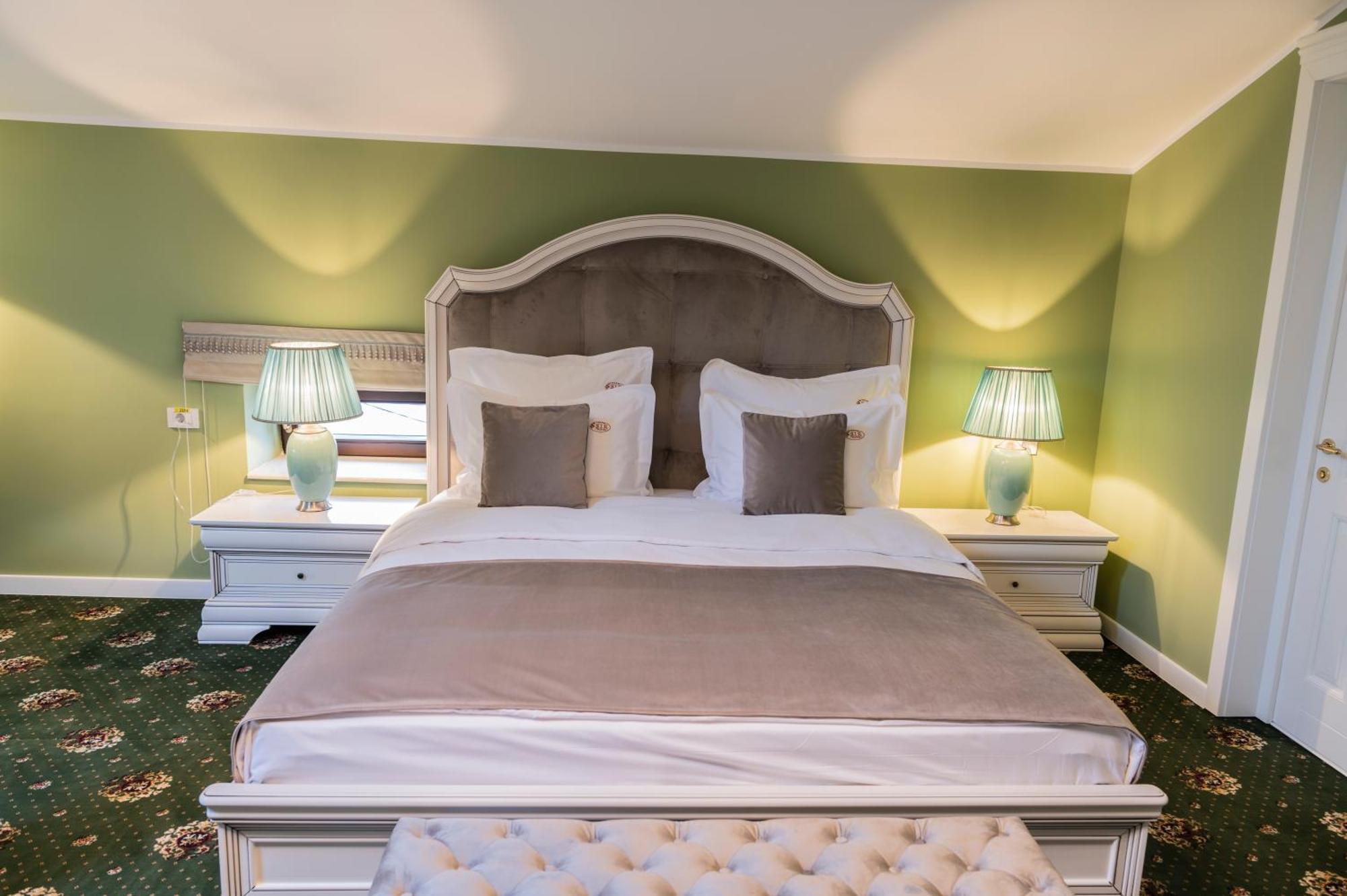 Sir Luxury Boutique Hotel Braila Bagian luar foto