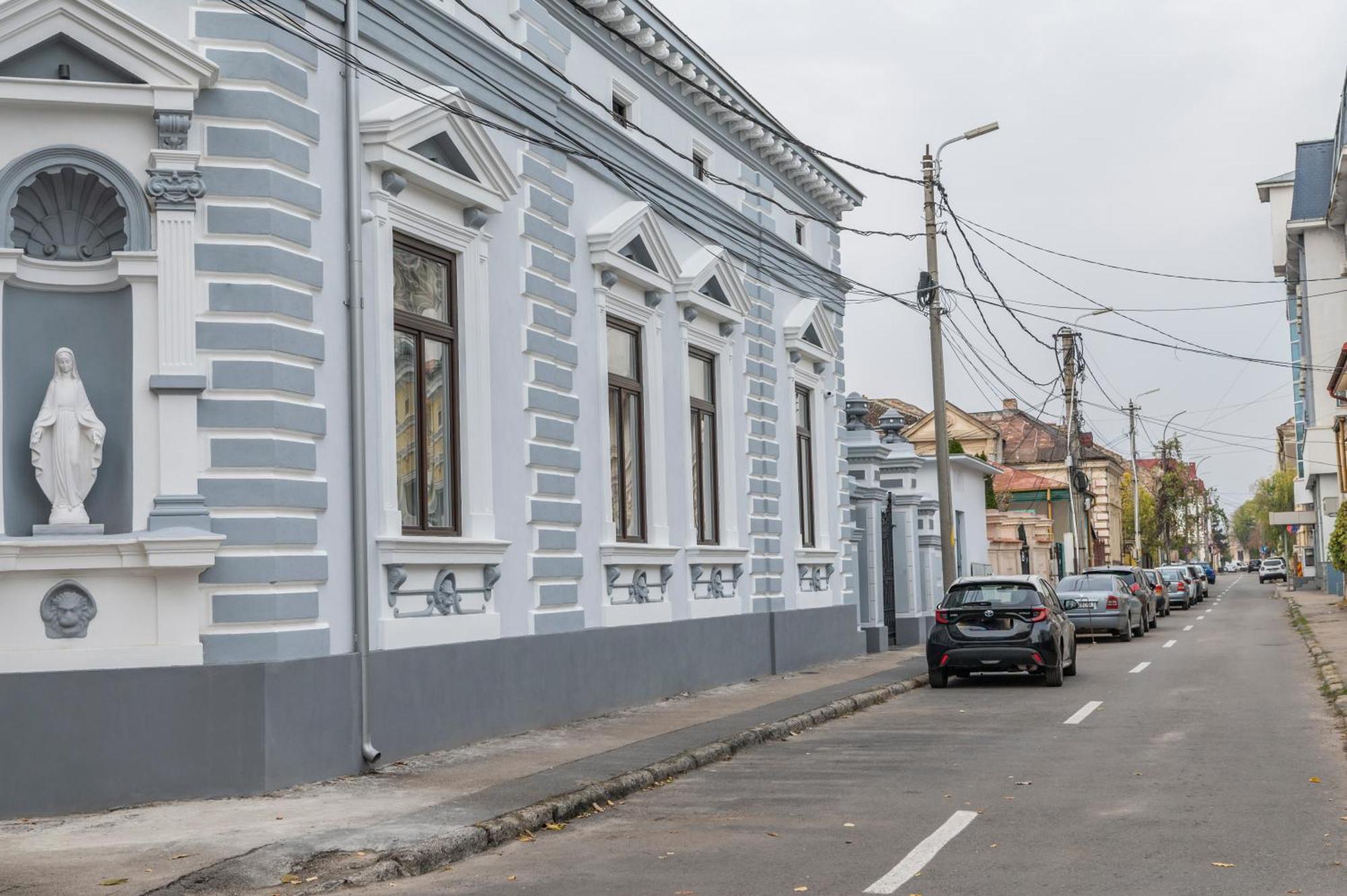 Sir Luxury Boutique Hotel Braila Bagian luar foto