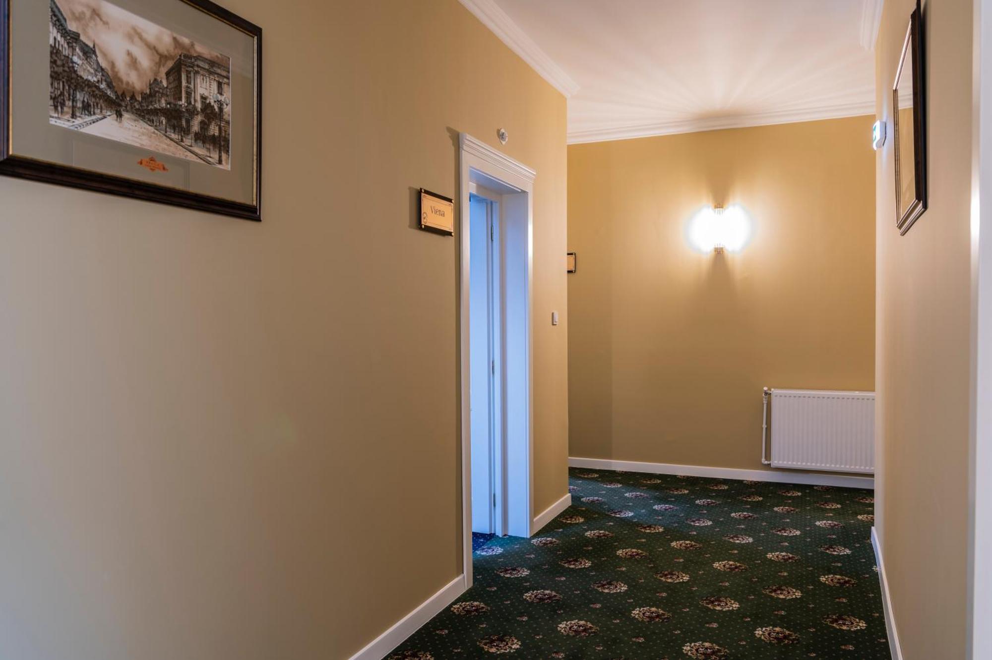 Sir Luxury Boutique Hotel Braila Bagian luar foto