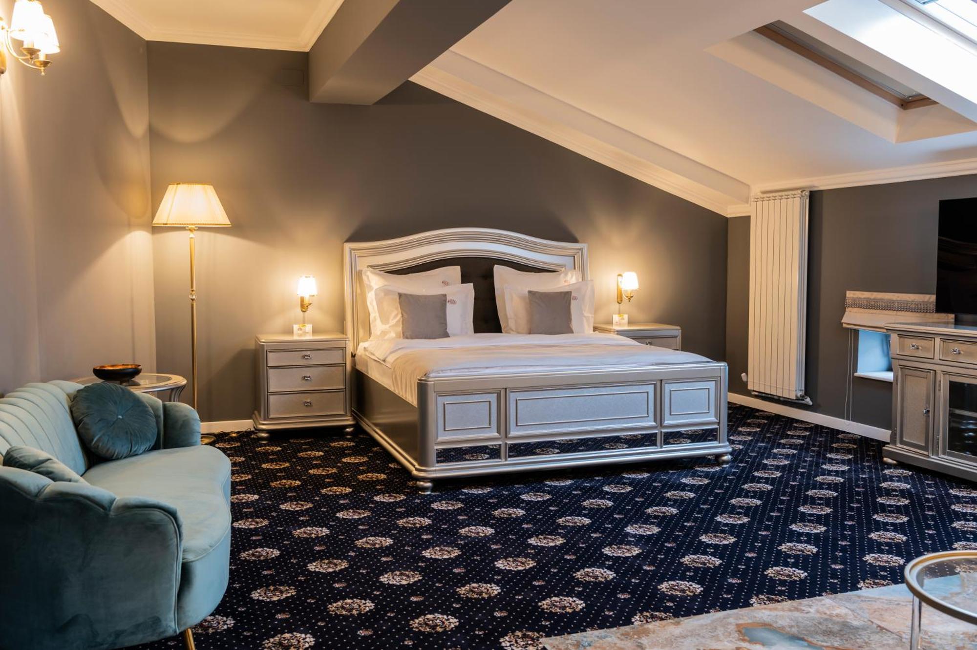 Sir Luxury Boutique Hotel Braila Bagian luar foto