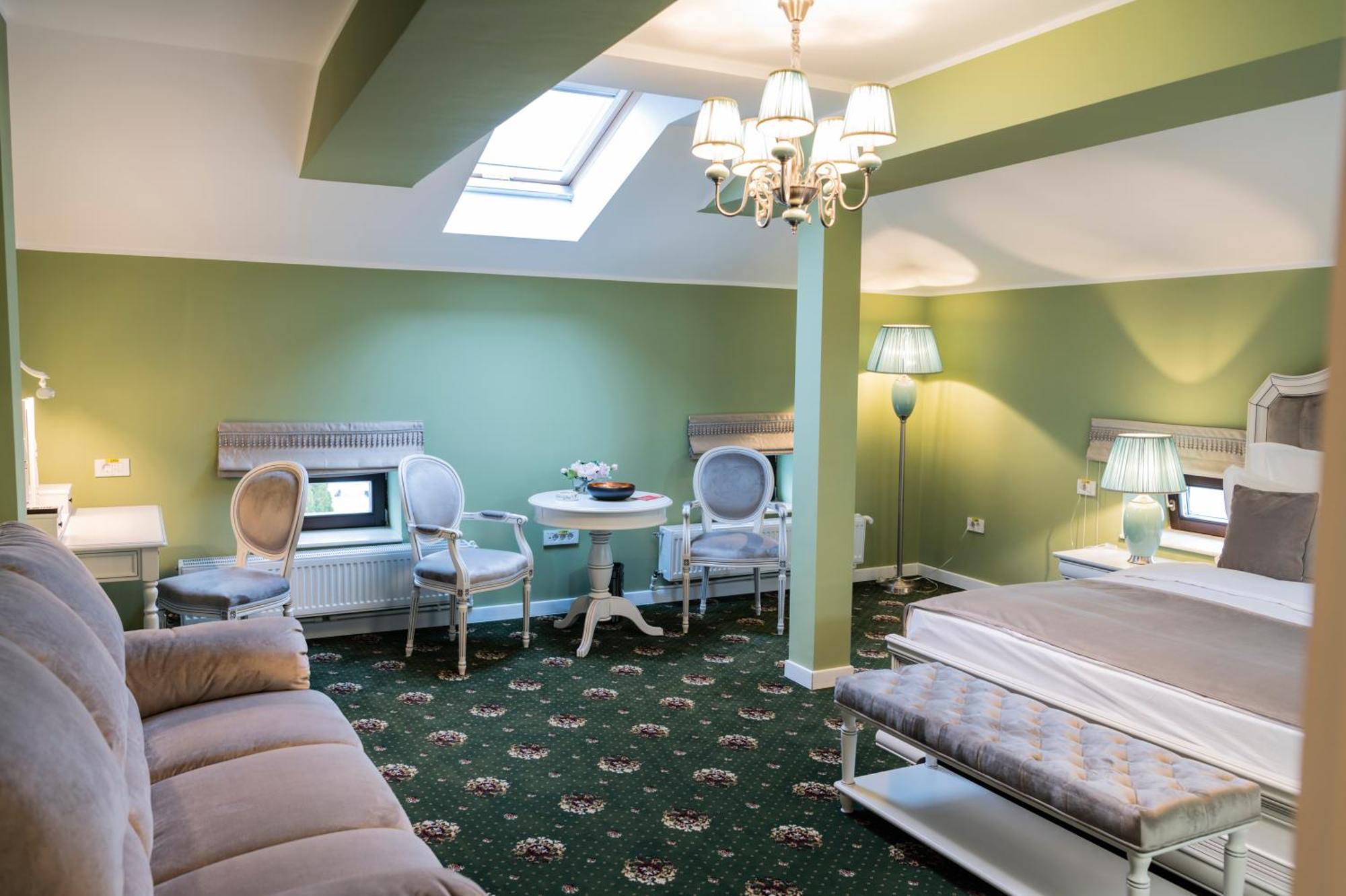 Sir Luxury Boutique Hotel Braila Bagian luar foto