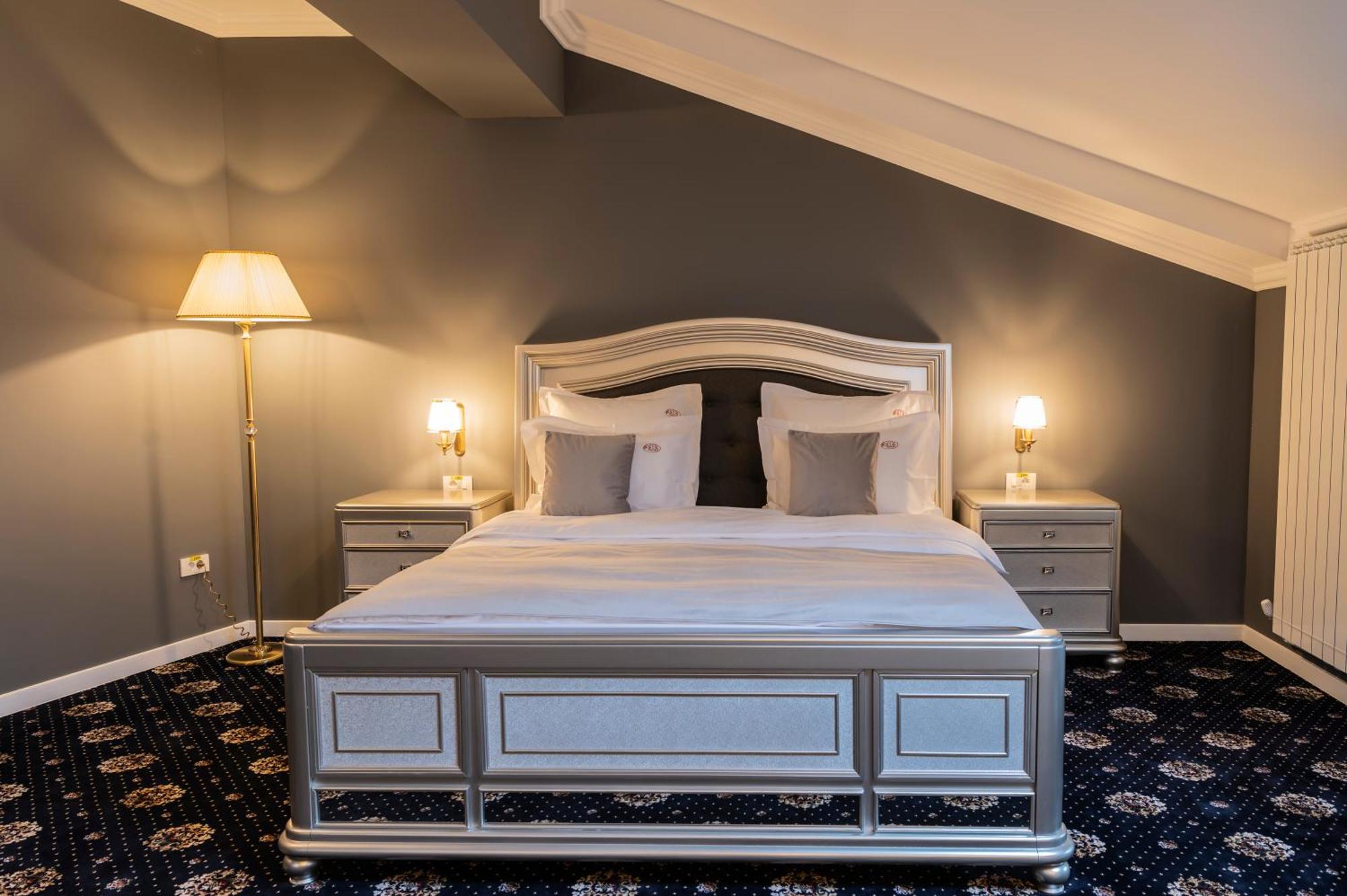 Sir Luxury Boutique Hotel Braila Bagian luar foto